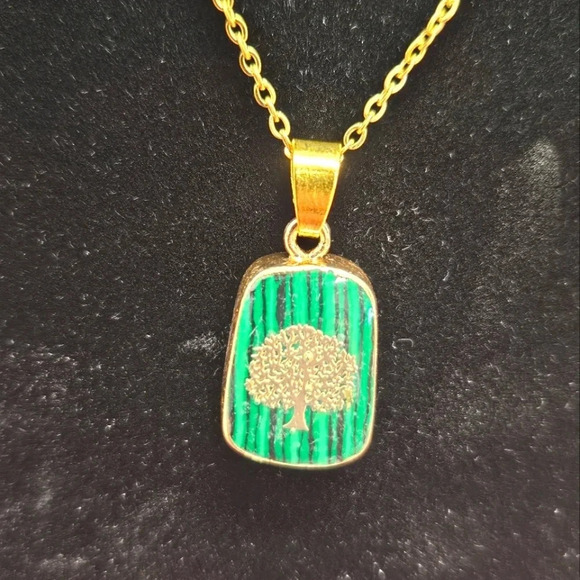 Green Malachite Tree of Life Necklace with 18in Gold Chain - Picture 4 of 6